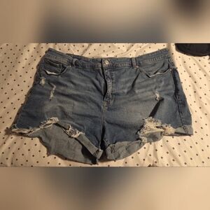 Sofia vergara Blue denim shorts With distressing